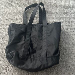 Lauren Ralph Lauren Women’s Black Shoulder Bag with Zipper Compartments